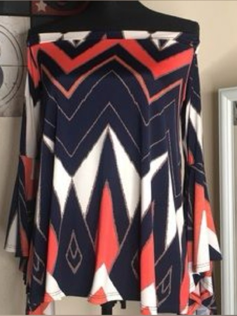 Blooms in the City  Chevron Bell-Sleeve Blouse women’s size small
